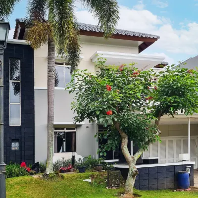 Kota Baru Parahyangan 17 House with Private Pool Near Ikea Hotels near Rumah Bumi