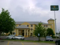 Comfort Inn & Suites Tipp City Dayton North I-75 - Wifi