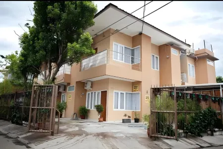 Jaksa Guest House - Near Alun-Alun Bandung Отели в г. Regol