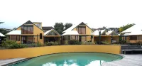 Bucklands Beach Waterfront Motel - Beach