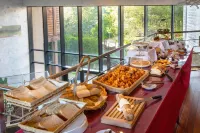 Ile du Gua Suites Hotel a Ginestas