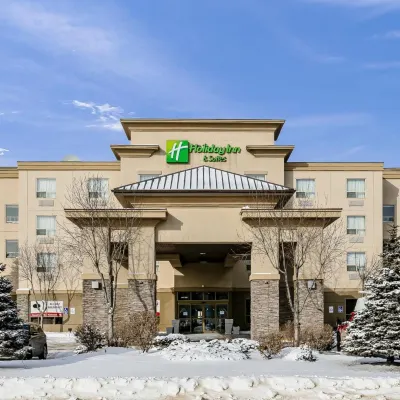 Holiday Inn & Suites 勞埃德明斯特 鄰近勞埃德明斯特機場 - YLL的酒店
