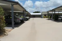 Blackwater Motor Inn - parking