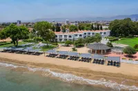 Merit Royal Gardens Hotel & Casino - Beach