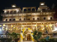 Guleria Kothi - Heritage by the Ganges マルビヤブリッジ周辺のホテル