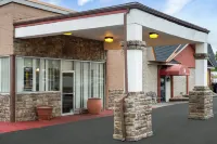 Super 8 by Wyndham Youngstown/Girard Hotels in Youngstown