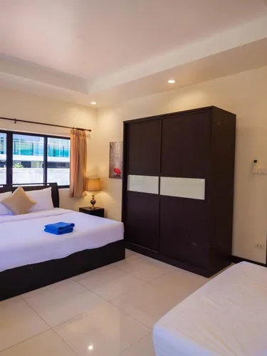 รูปภาพของPratumnak 6: 4BR Pool Villa with Jacuzzi Pattaya