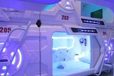 Shakti Capsule Gatsu Bandung Hotel di Babakan Sari