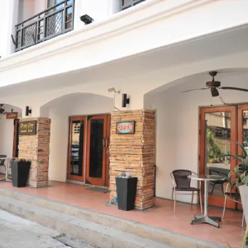 Drop Inn Bangkok Отели рядом с достопримечательностью «Станция метро Sukhumvit»