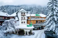 Hotel Trattlerhof  호텔