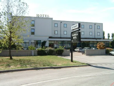 Hotel Turandot Hotels near Stadio Comunale di Grisignano di Zocco