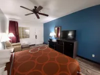 Super 8 by Wyndham Forney/East Dallas - Pet friendly