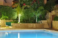 Palm Village - Swimmingpools