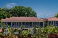 Perfectstayz Koko Maya 5 mins walk to beach  호텔