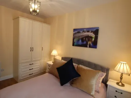 Garda House Отели рядом с достопримечательностью «Kinsale Beach»