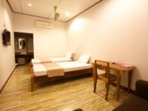 希瑞飯店 Wat Uthum Phon附近的飯店