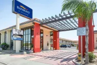 Baymont by Wyndham Bakersfield - Wi-Fi