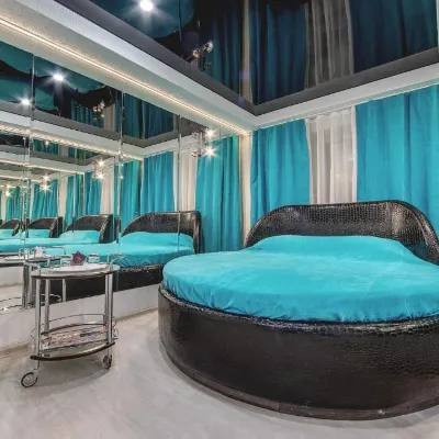 Alex in Rybatsky โรงแรมใกล้สถานี Rybatskoye