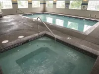 La Quinta Inn & Suites by Wyndham Grants Pass - Hot Tub