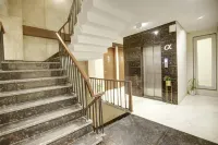 FlxHo Quad - Luxury Studio Apart Hotel DLF Cyber City - Condos