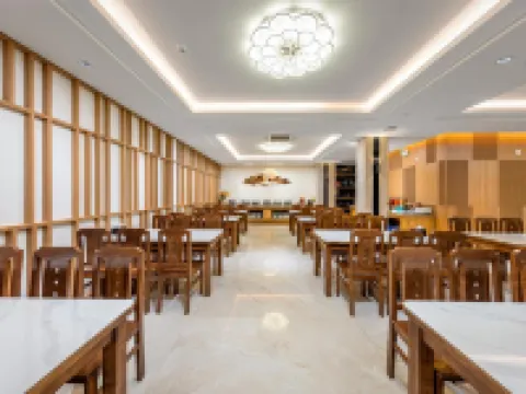 Cat Ba Wistaria Hotel - Pool & Massage Hôtels à : Cát Hải