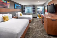 Studio Inn & Suites at Promenade Downey - Bãi đậu xe