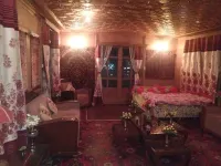 Taj palace Houseboat - Evcil Hayvan Kabul Edilen Alan