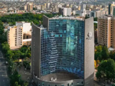 ダブルツリー バイ ヒルトン ホテル エレバン シティ センター エレバンのホテル