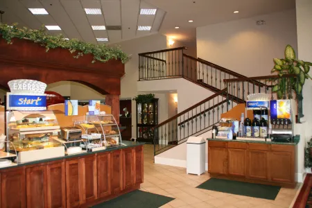Holiday Inn Express & Suites Corinth