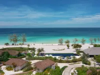 The Royal Sands Koh Rong Отели рядом с достопримечательностью «Лейзи Бич»