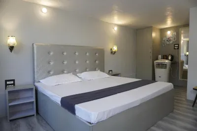 Farsal Villa Hotels near Jehlum view the bund