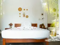 Long Set Resort Hotels near Long Set Beach