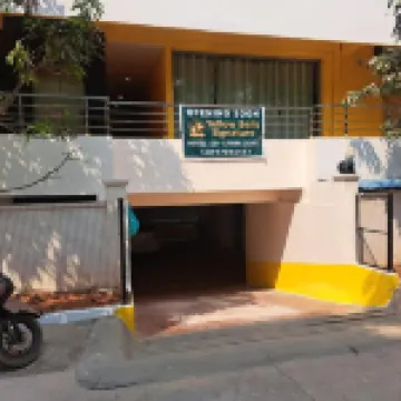 Yellow Bells Signature Hitec City Hotels near Shri Mallikarjuna Temple