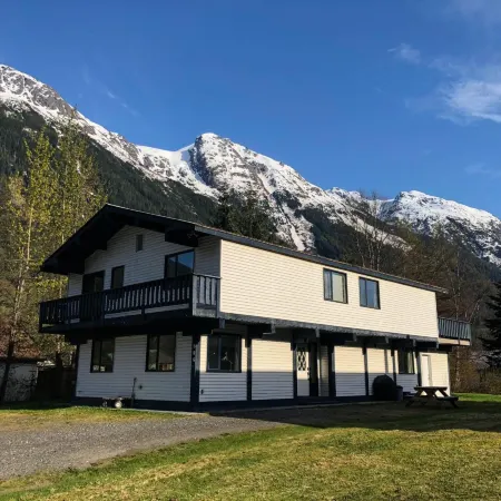Bear Valley Guesthouse