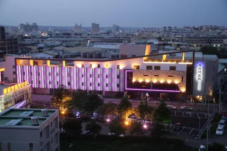 Dubai Villa Motel Отели рядом с достопримечательностью «Zhangliancang Saxophone Memorial Hall»
