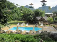 Phitharom PP Resort - Pemandangan Pantai