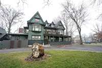 Stone Soup Inn Hotel a 