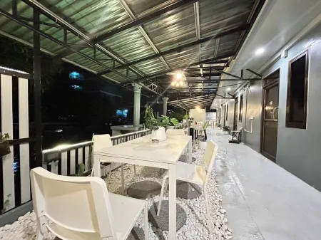 BKK39 Airport Hotel Отели рядом с достопримечательностью «Bangkok Flight Services»