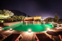 Le Roc E Fiori Hotel - Teritoria - Infinity Pools