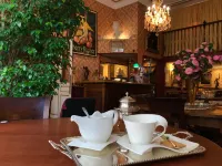 Hôtel de l'Abeille - breakfast