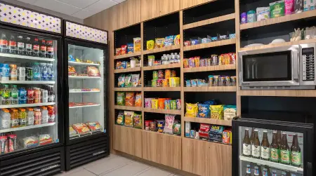 Spark by Hilton Lancaster Отели рядом с достопримечательностью «Landis Homes»