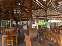 The Nalaya Hotel & Resto