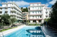 Hotel Garden - piscina