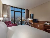 Hilton Garden Inn Izmir Bayrakli Hotels near Port Authority