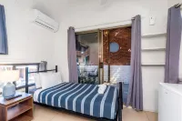 Aquarius Backpackers Resort