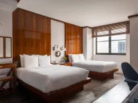 Hotel Hugo SoHo Hotels near Pershing Field