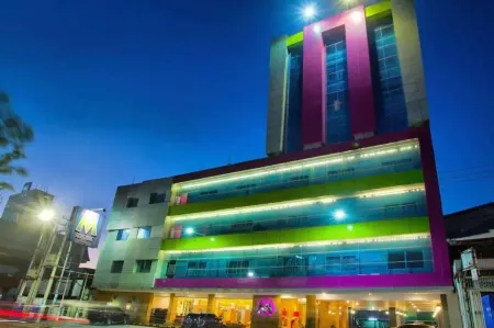 Swiss-Belcourt Makassar Отели рядом с достопримечательностью «Wisma Pattimura»