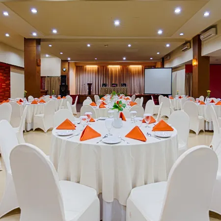 TUWUH HOTEL AT KAYUTANGAN