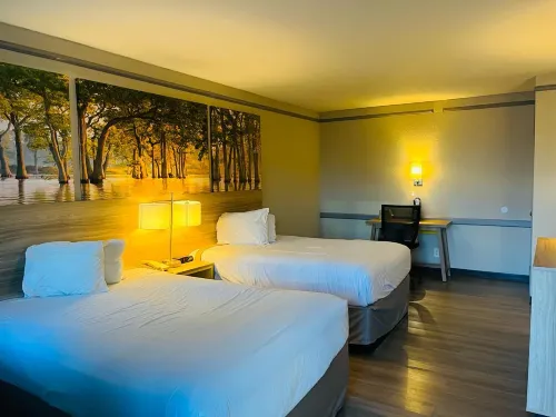 Days Inn by Wyndham Sulphur West