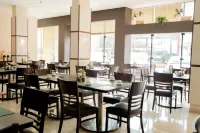 Megal Suites Hotel - sarapan